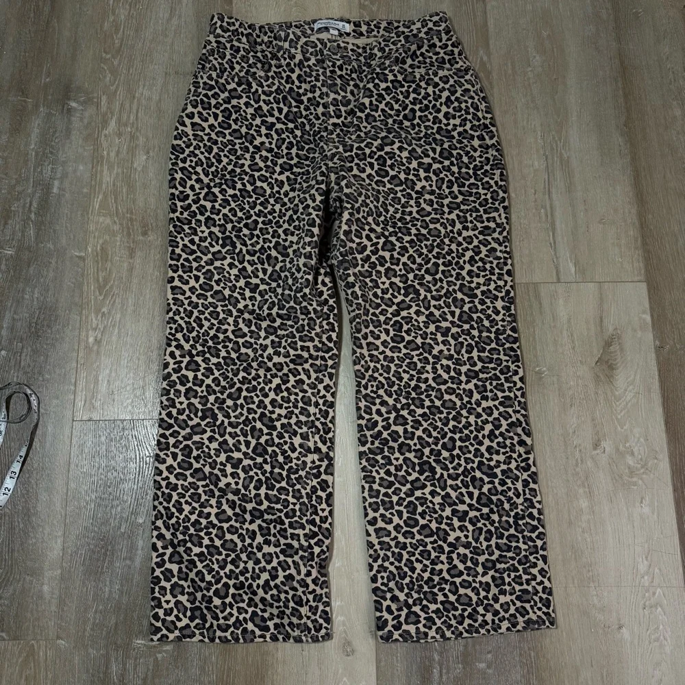 Abercrombie & Fitch Leopard Print High Rise 90s Relaxed Jeans Curve Love size 32 - Picture 2 of 6